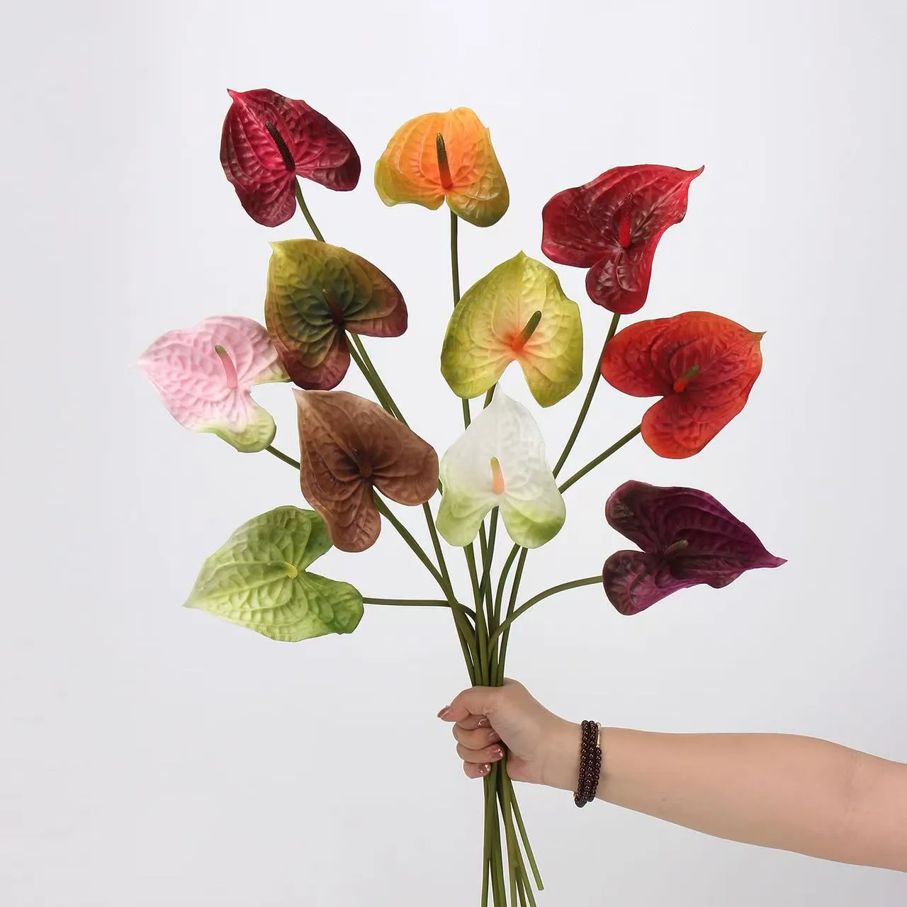 The application of silk flower arrangements for christmas